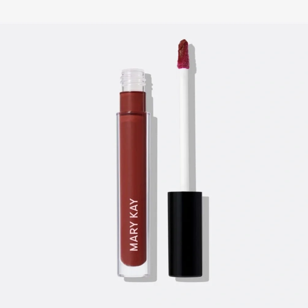 NWT Mary Kay® Red Noir Liquid Matte Lipstick Smooth Finish Convenient Applicator